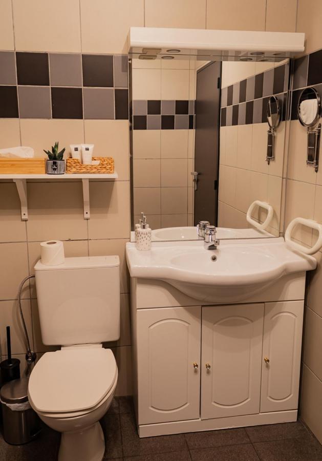 Guesthouse De Wissen Dilsen-Stokkem Ngoại thất bức ảnh